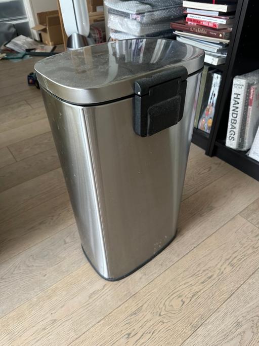 Buy & Sell Piccadilly Circus Central London - Photos for Rubbish Bin
