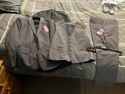 Buy & Sell Wednesfield Wolverhampton - Photos for 3 piece suit