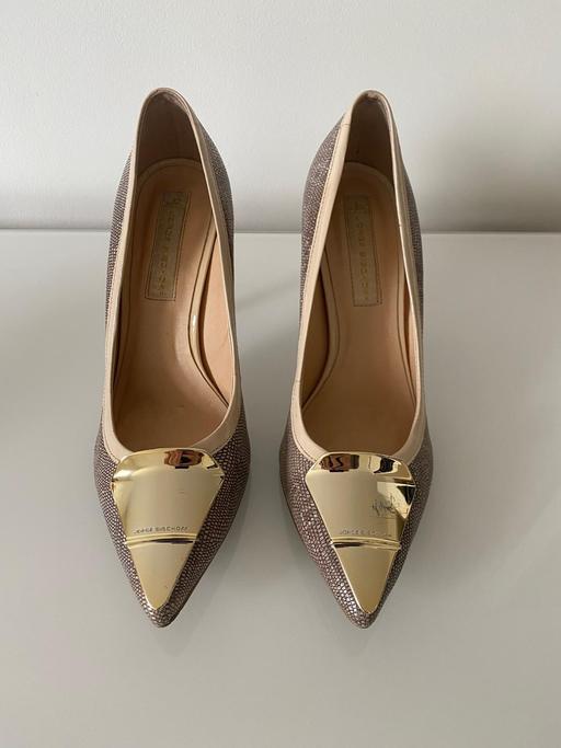 Buy & Sell Brentford Hounslow - Photos for High heel point-toe pumps in leather