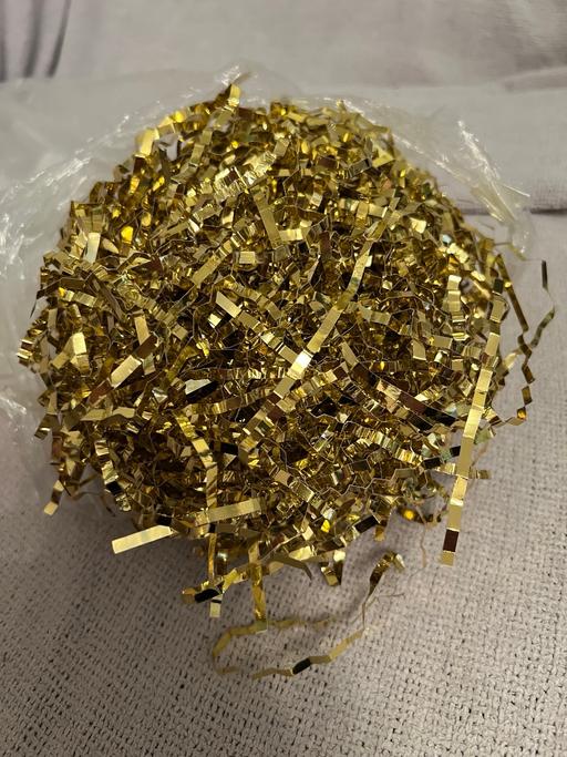 Buy & Sell Easington Lane Sunderland - Photos for Bundle Gold Shredded Tinsel ( New )