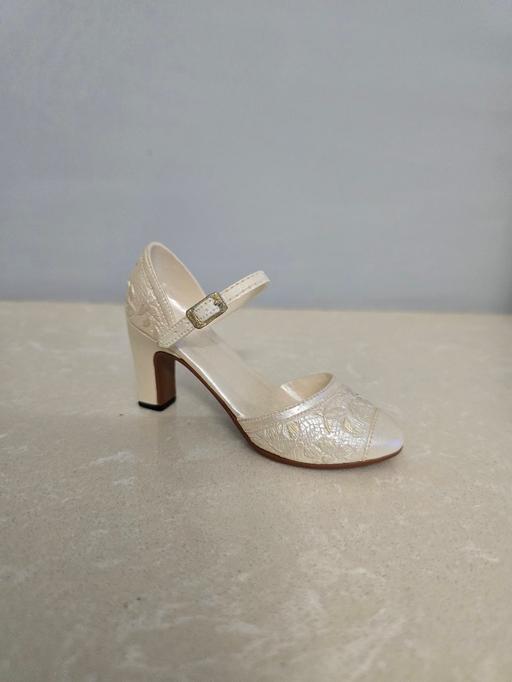 Buy & Sell Oldbury Sandwell - Photos for Just The Right Shoe