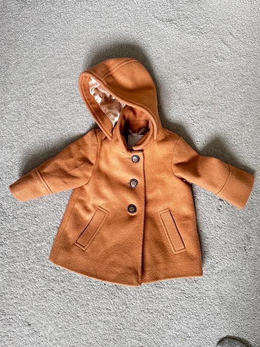 Buy & Sell London Luton Airport Luton - Photos for 6-9 months girls coat.