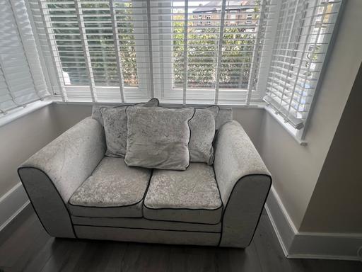 Buy & Sell Woodside South East London - Photos for Silver crushed velvet sofa set