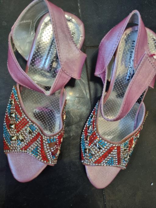 Buy & Sell Lees Oldham - Photos for Girls sandles