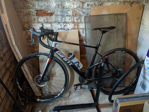 Buy & Sell Kensal Green North West London - Photos for GIANT DEFY ROAD BIKE
