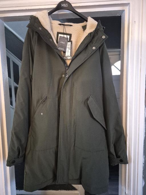 Buy & Sell Chinbrook South East London - Photos for medium green coat men's shower resistant