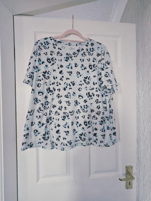 Buy & Sell Newton Doncaster - Photos for T-shirt size 18.