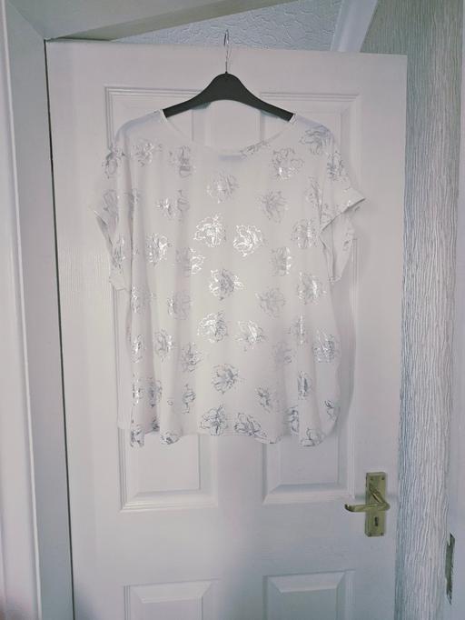 Buy & Sell Newton Doncaster - Photos for Dressy top, size 22..NEW without tags.