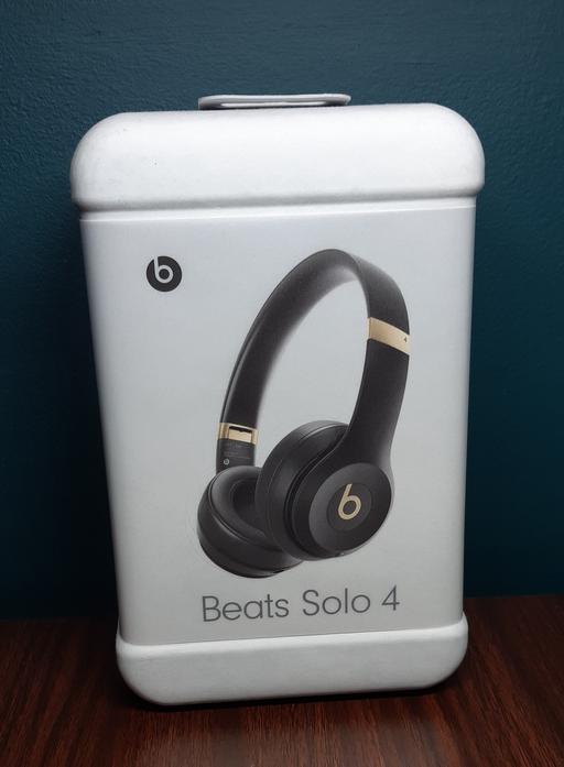 Buy & Sell All Saints East London - Photos for Beats solo 4