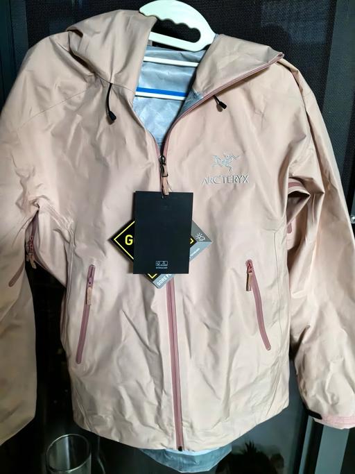 Buy & Sell Blackhorse Road East London - Photos for Arc’teryx beta LT