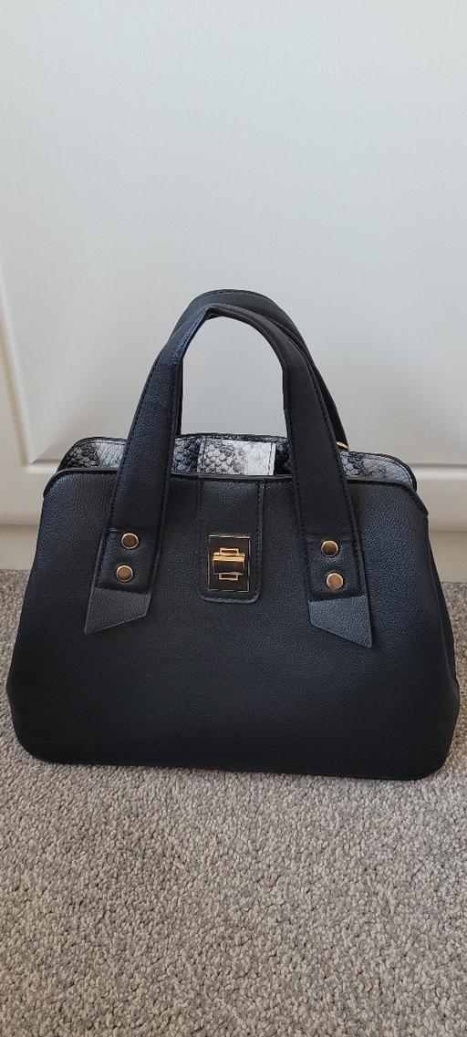 Buy & Sell Great Houghton Barnsley - Photos for Black handbag Matalan