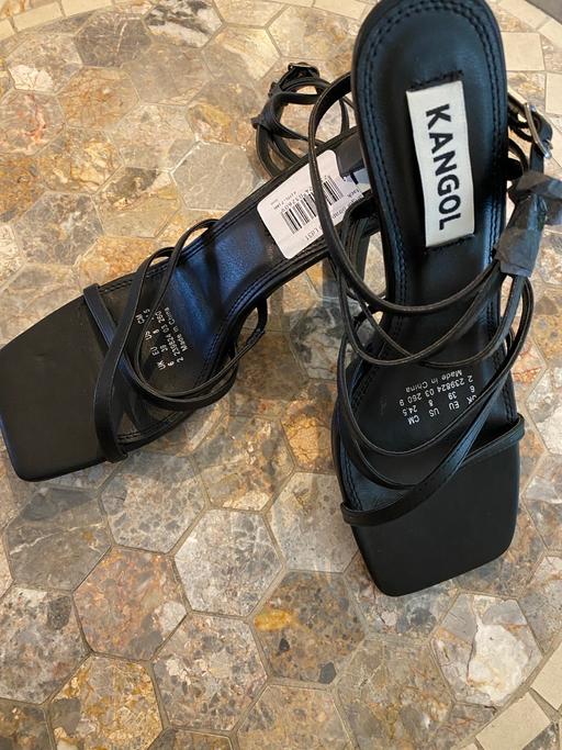 Buy & Sell Waterloo Central London - Photos for Sandal size 6