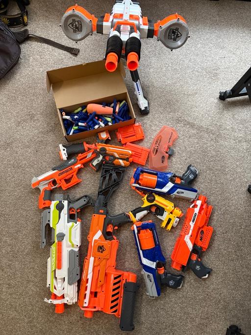 Buy & Sell Poplar East London - Photos for Nerf gun collection (9 guns with bullets)