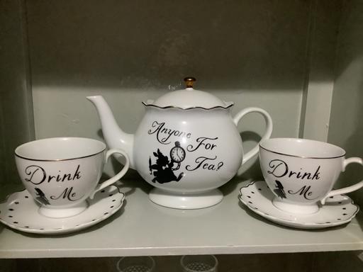 Buy & Sell Harborne Birmingham - Photos for Disney Alice in wonderland tea set