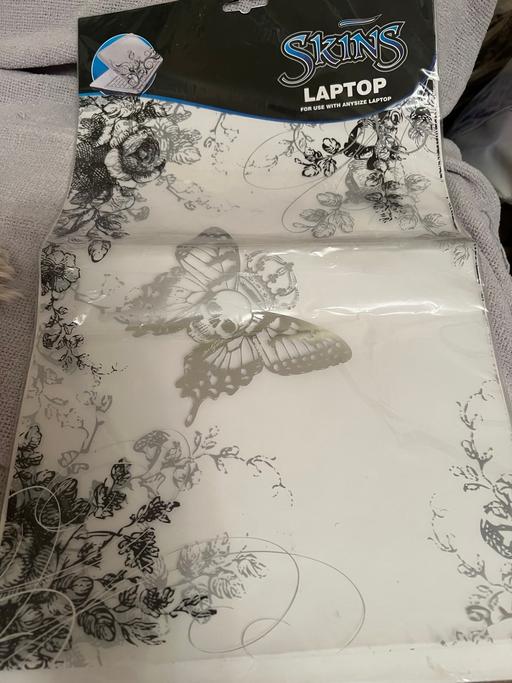 Buy & Sell Easington Lane Sunderland - Photos for Laptop Skins ( Butterfly Theme Skelton )