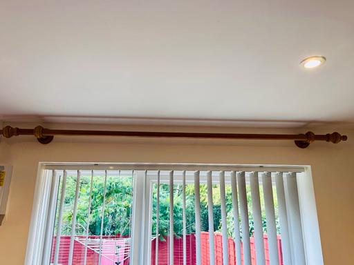 Buy & Sell Rownhams Test Valley - Photos for Pine wood curtain rail with fixings