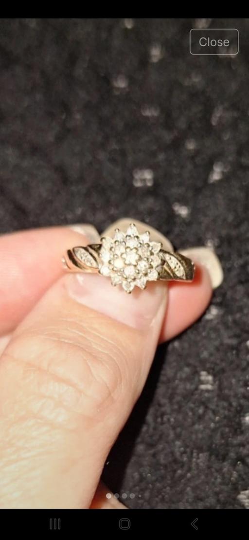 Buy & Sell Pontefract Wakefield - Photos for 9ct Diamond Cluster ring Size N