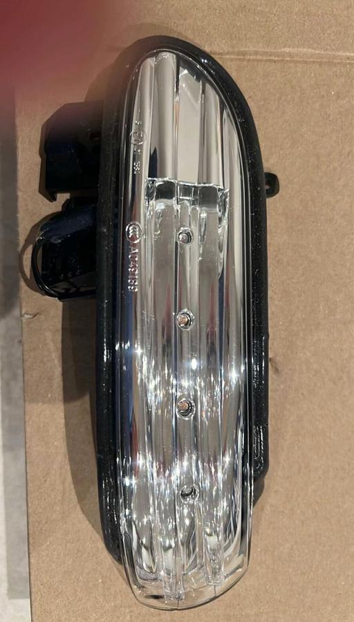 Vehicles Woodley Stockport - Photos for GENUINE MERCEDES SLKR171 LH N/S REPEATER LENS