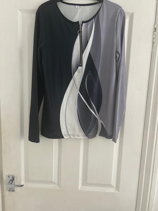 Buy & Sell Wombwell Barnsley - Photos for New Size Medium Top