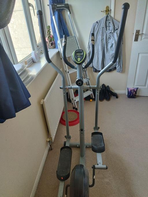 Buy & Sell Streatham Common South West London - Photos for CROSS TRAINER