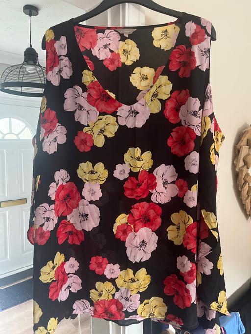 Buy & Sell Conisbrough Doncaster - Photos for Anthology black floral top plus size