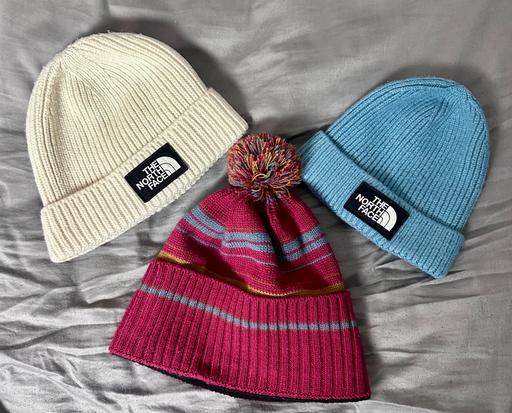 Buy & Sell Cambridge Heath East London - Photos for 3 North Face & Billabong beanie hats.