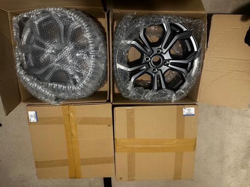 Vehicles Aston (Stafford) Stafford - Photos for Ford Fiesta Zetec S ST-Line 17” Alloys
