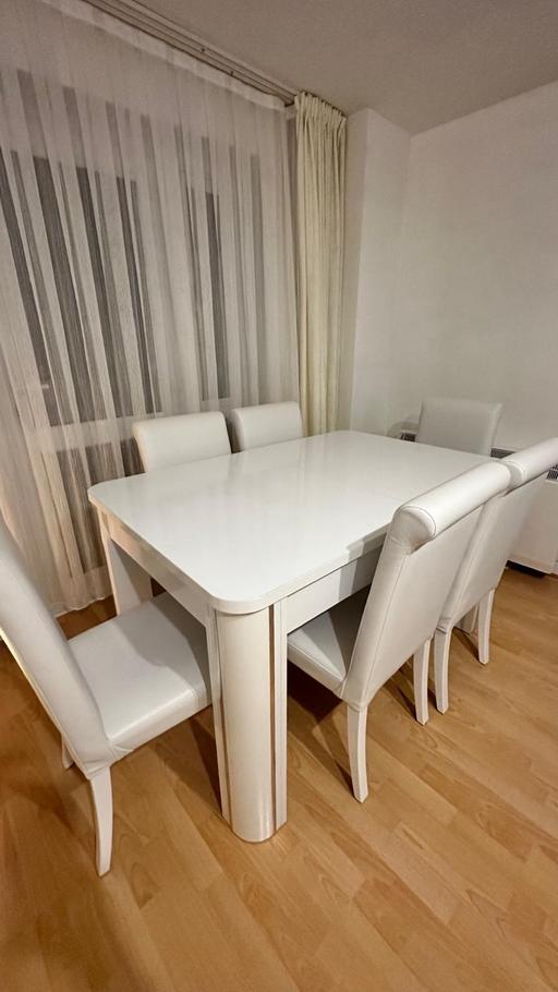 Buy & Sell Enfield Lock Enfield - Photos for White dining table with 6 chairs