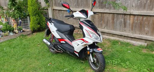 Vehicles Ettingshall Park Wolverhampton - Photos for lexmoto 50cc moped