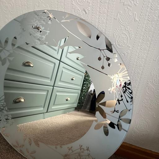Buy & Sell Haydock Saint Saint Helens - Photos for Round floral mirror - 23.5inch wide
