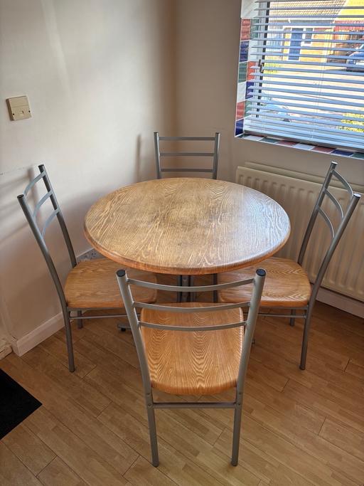 Buy & Sell Moulton West Northamptonshire - Photos for Kitchen table and 4 chairs