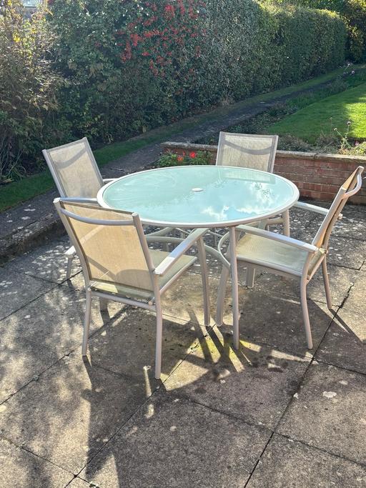 Buy & Sell Moulton West Northamptonshire - Photos for Glass patio table, 4 chairs and parasol
