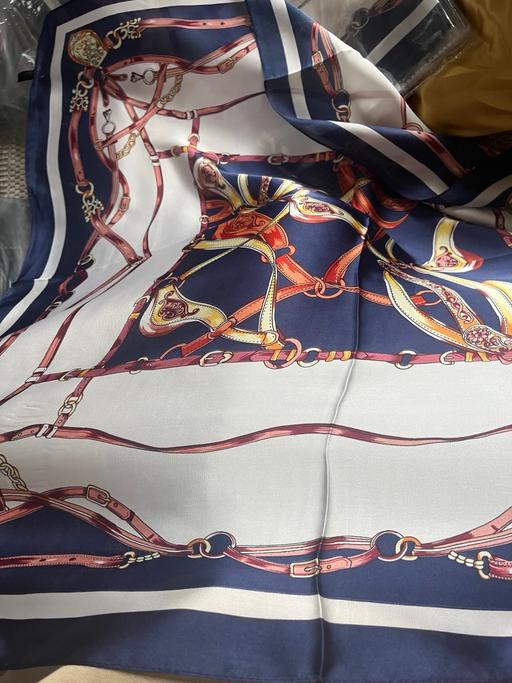 Buy & Sell Wednesfield Wolverhampton - Photos for New ladies silk feel scarf 70x70cm