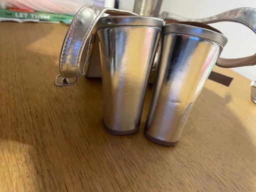 Buy & Sell Old Whittington Chesterfield - Photos for Silver heels