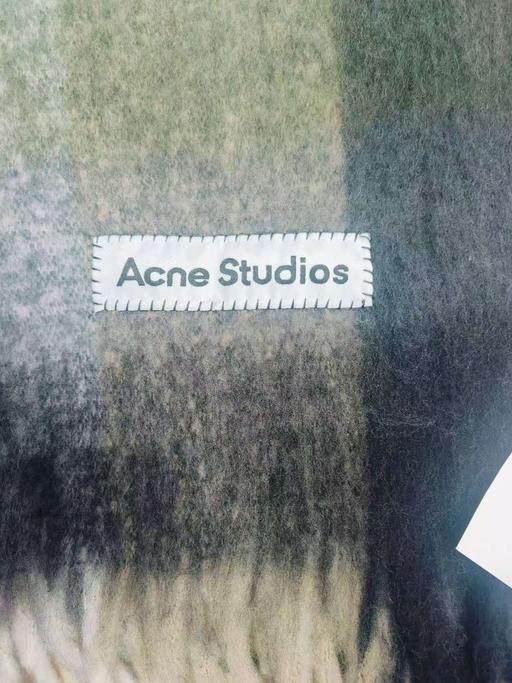 Buy & Sell Blackhorse Road East London - Photos for Acne studios scarf