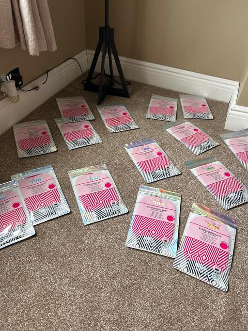 Buy & Sell Stourbridge Dudley - Photos for Skinny tan exfoliating mitts