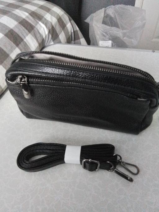 Buy & Sell Quarry Bank Dudley - Photos for small shoulder bag