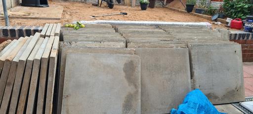 Buy & Sell West Bromwich Sandwell - Photos for 84 60cm × 60cm paving slabs