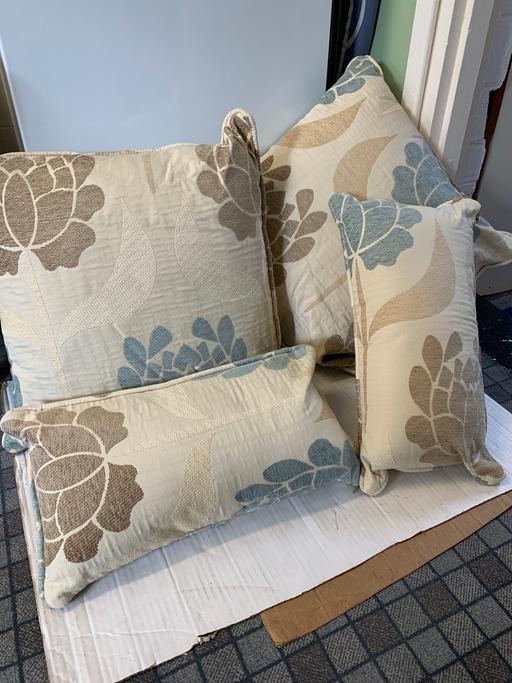 Buy & Sell Leamore Walsall - Photos for Set of cushions