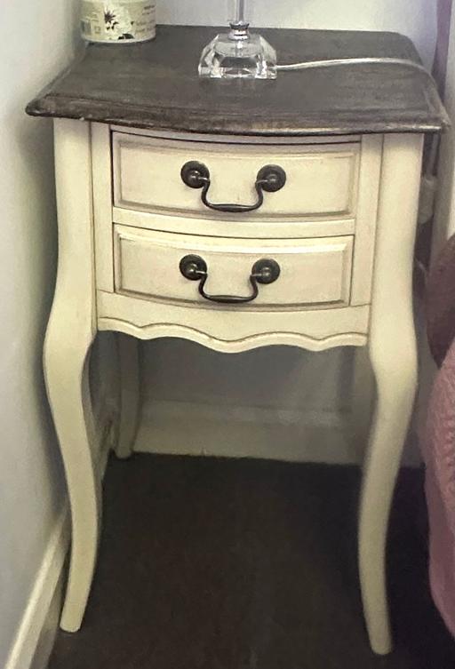 Buy & Sell Questor Dartford - Photos for Bed side table