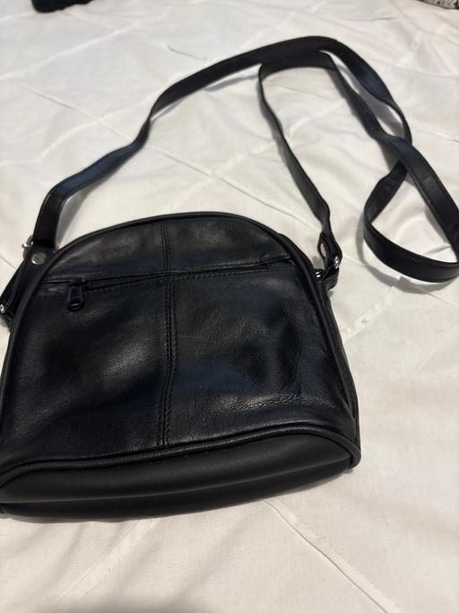 Buy & Sell Woodsetton Dudley - Photos for Lad cross body bag new no tags