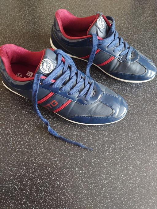 Buy & Sell Woodthorpe Charnwood - Photos for Mens navy/red ETO retro trainers size 9