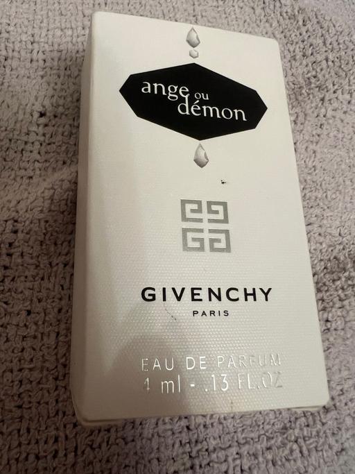 Buy & Sell Easington Lane Sunderland - Photos for Givenchy Eau De Parfum ( New )