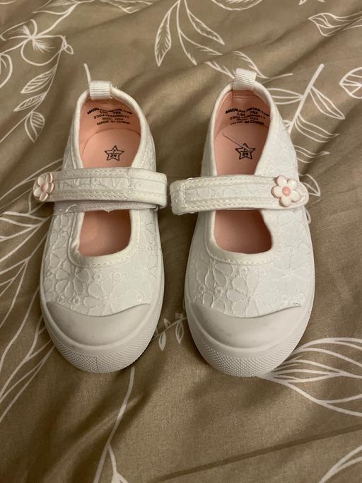 Buy & Sell Rowley Village Sandwell - Photos for Girls size 7 white shoes