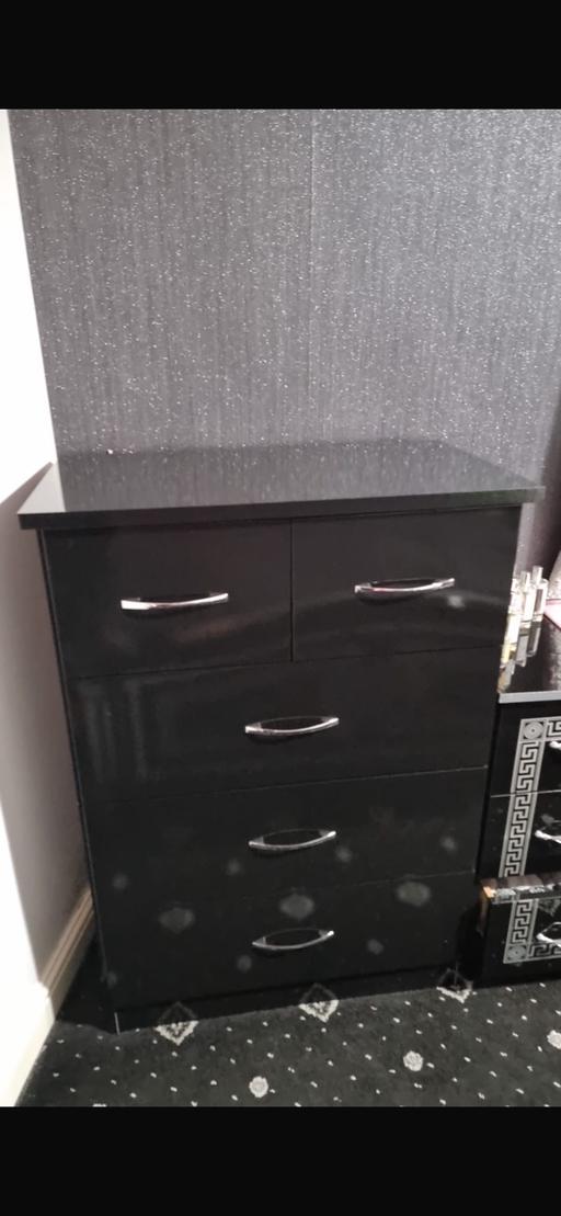 Buy & Sell Longsight Manchester - Photos for Black gloss Chester drawer