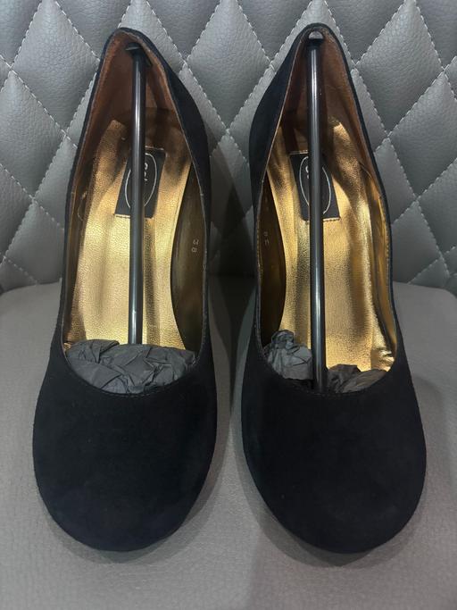 Buy & Sell Elm Park Havering - Photos for Schuh suede court 3in heel, worn once, size 5