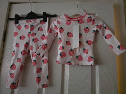 Buy & Sell Blackpool Town Centre Blackpool - Photos for Warm snug fit pyjamas age 2 yrs BNWT