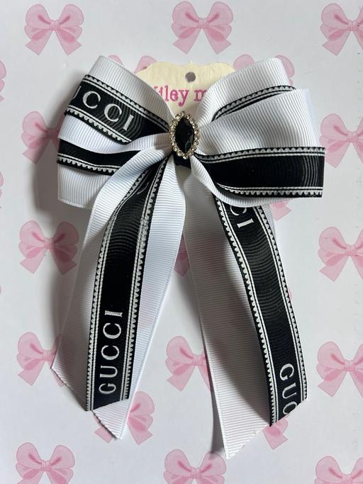 Buy & Sell Wallasey Wirral - Photos for White bow