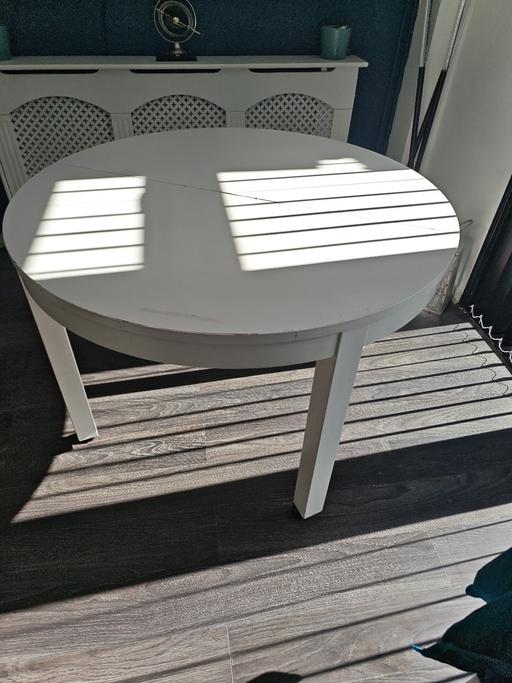 Buy & Sell Hounslow Heath Hounslow - Photos for Extendable Dinning Table.