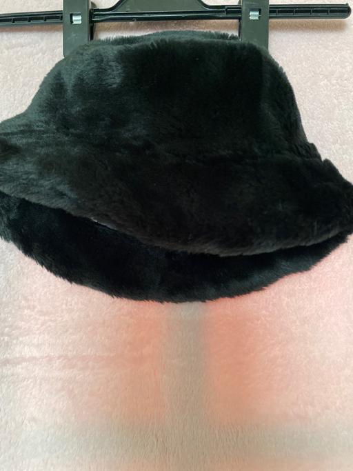 Buy & Sell Everton Liverpool - Photos for Fur Hat. Royal Mail only